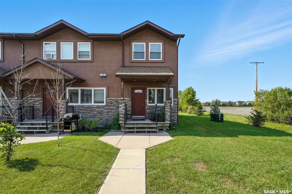 Property Photo: 1703 Patrick Crescent 47 SK S7W 0L6