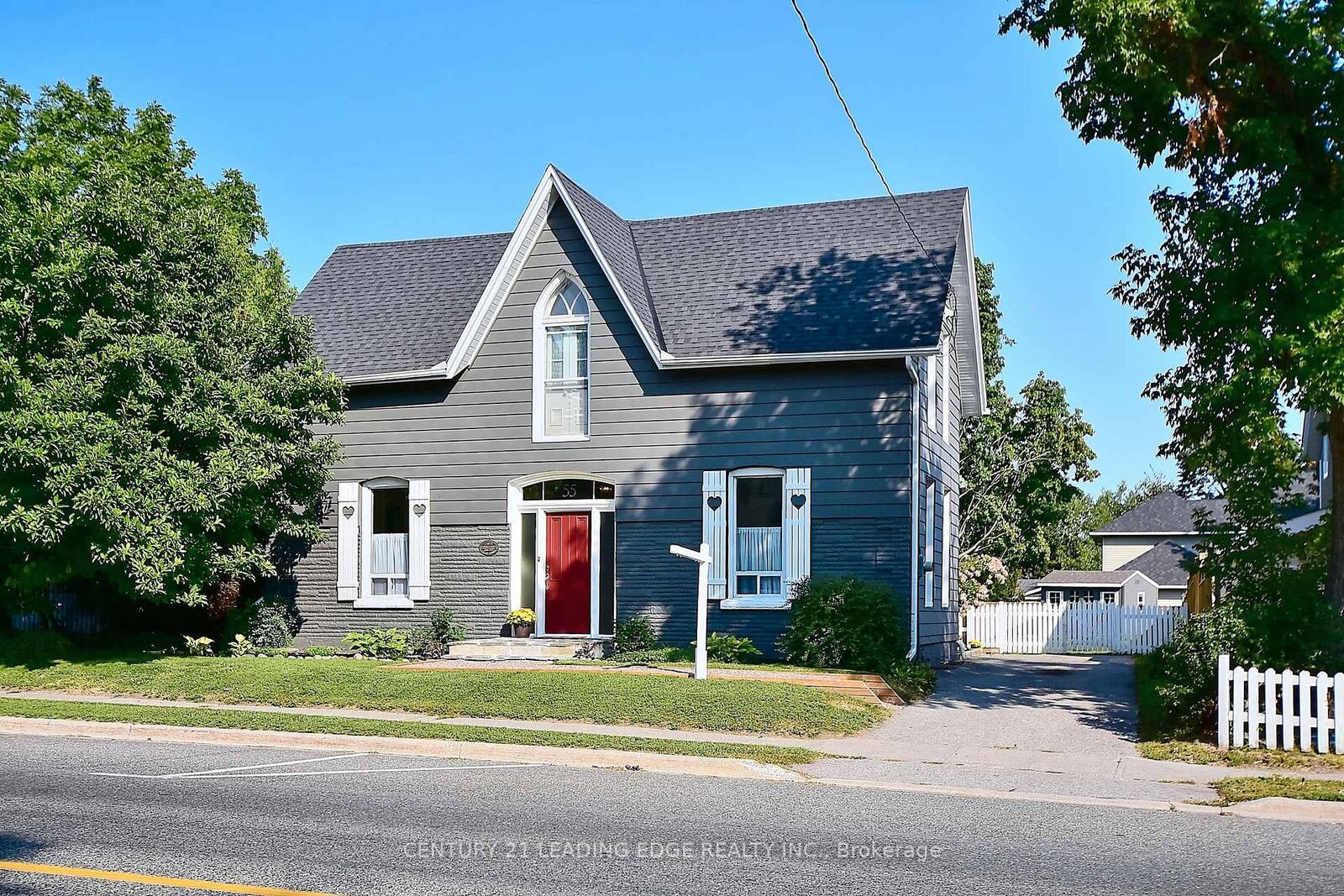 Property Photo:  55 Brock Street E  ON L9P 1M4 