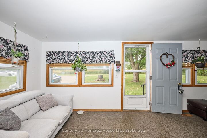 Property Photo:  690 Bridge Street  ON L2A 5M4 