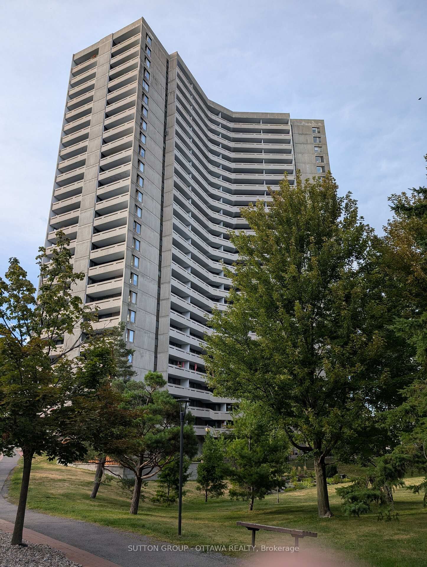 Photo de la propriété: 1081 Ambleside Drive 2512 ON K2B 8C8