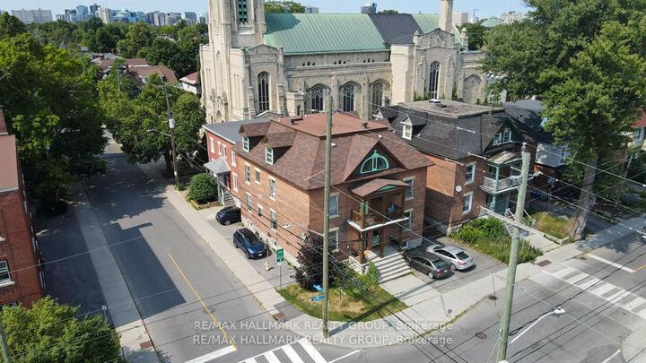 Property Photo:  253 Fifth Avenue  ON K1S 2N1 