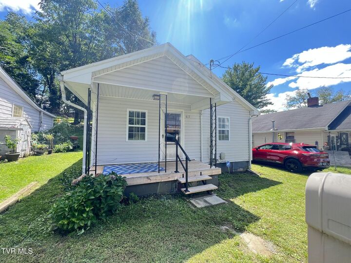 Property Photo: 617 Dixie Street VA 24201