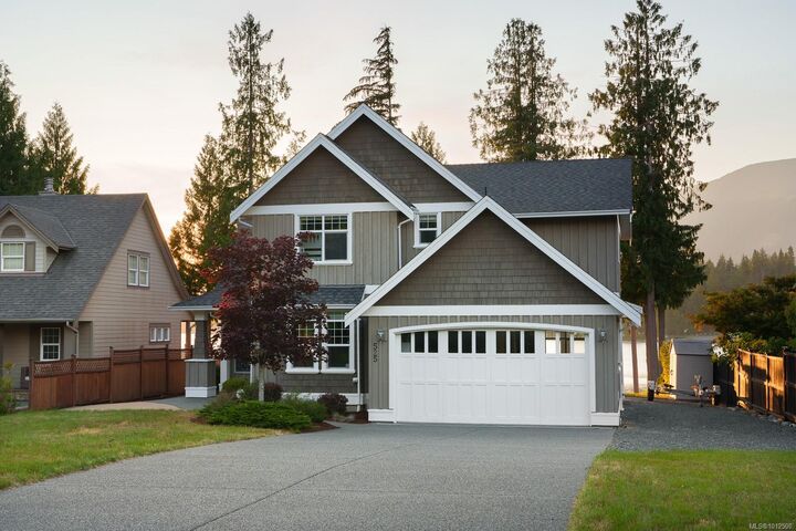 Property Photo: 525 Point Ideal Dr BC V0R 2G0