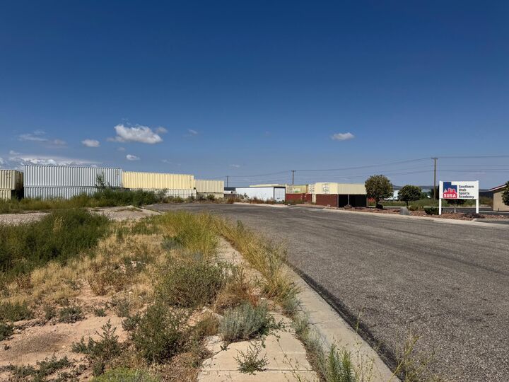 Property Photo: 495 N 2150 W UT 84721