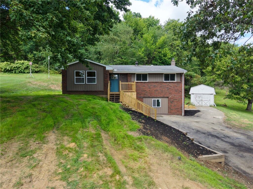 Property Photo: 275 Twin Lakes Rd PA 15650