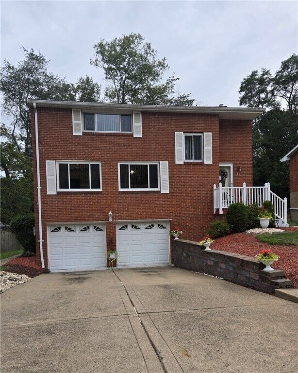 Property Photo: 111 Yosemite Dr PA 15235