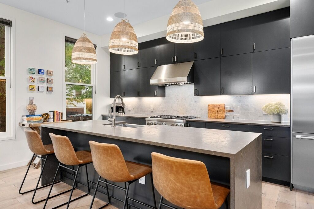 Property Photo: 1410 Woodlawn Boulevard C TX 78703