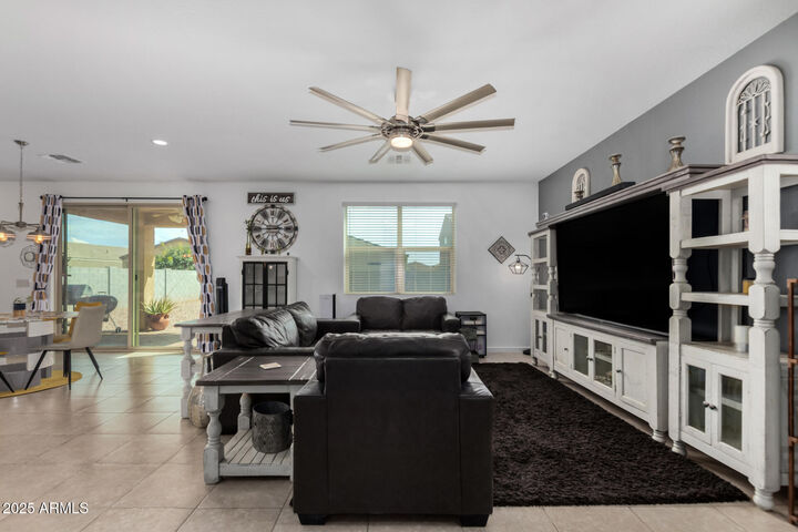 Property Photo: 267 W Chaska Trail AZ 85140