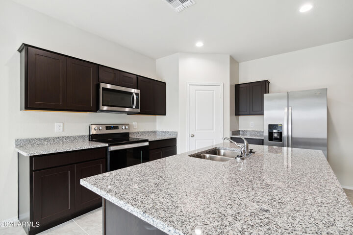 Property Photo: 5571 E Axle Lane AZ 85140