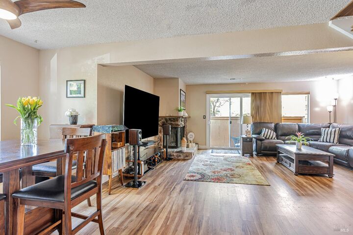 Property Photo: 1 Oak Crest Court D CA 94947