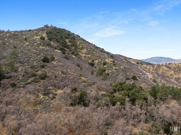 Property Photo: 0 Apn# 325-102-02 CA 93561