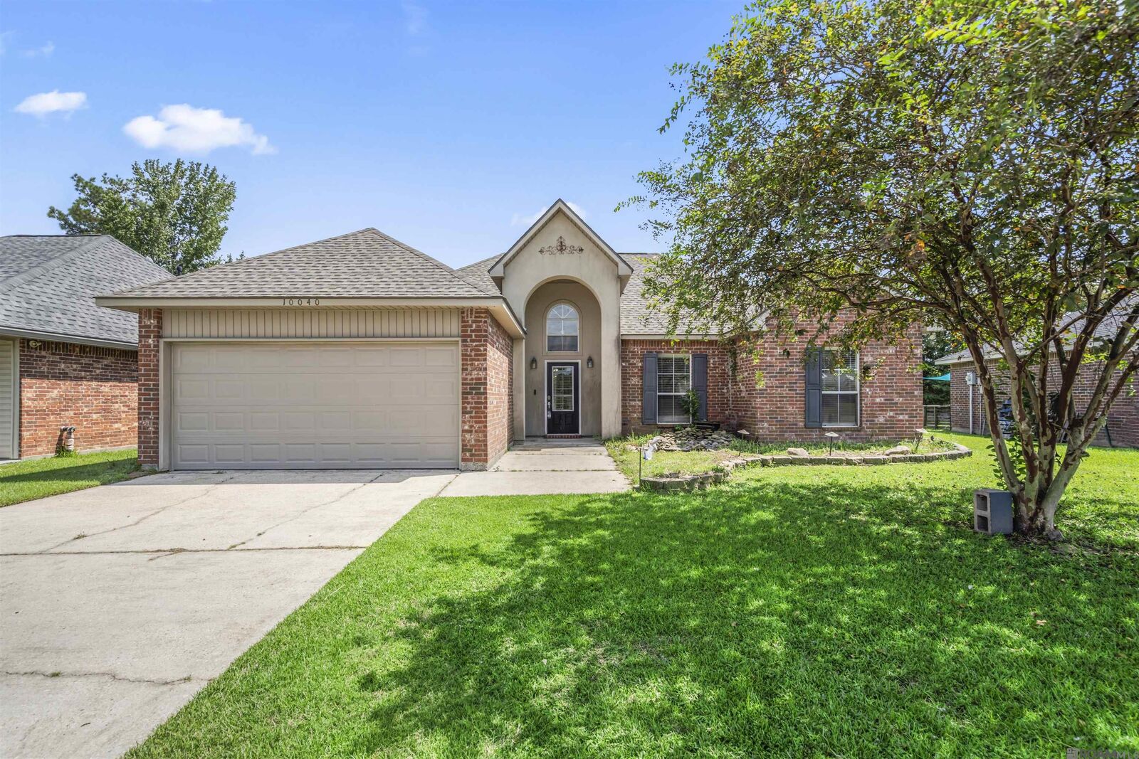 Property Photo: 10040 Park Ridge Dr LA 70706