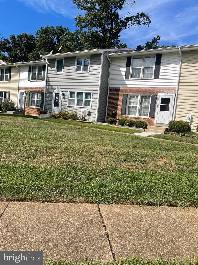 Property Photo: 306 Woodleaf Court MD 21061