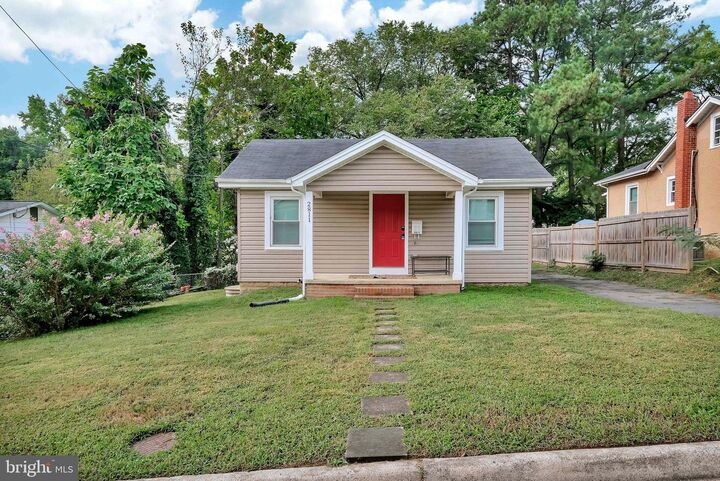 Property Photo:  2811 Groveton Street  VA 22306 