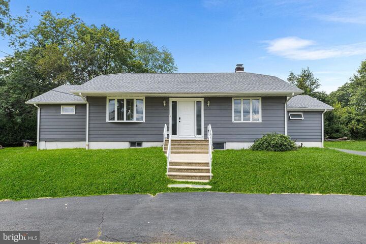 Property Photo:  413 Paxson Avenue  NJ 08690 