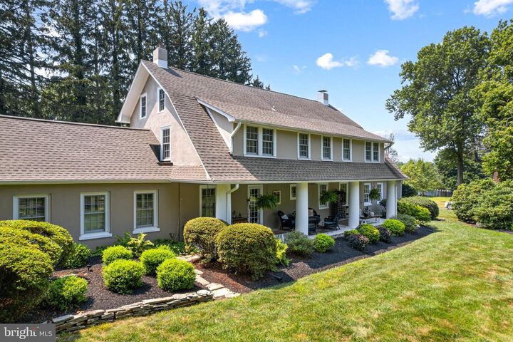 Property Photo: 2116 N Crescent Boulevard PA 19067