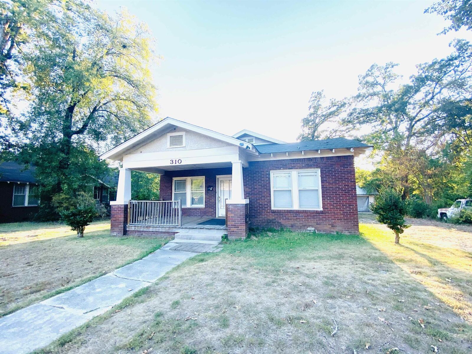 Property Photo:  310 Helen Street  AR 71701 