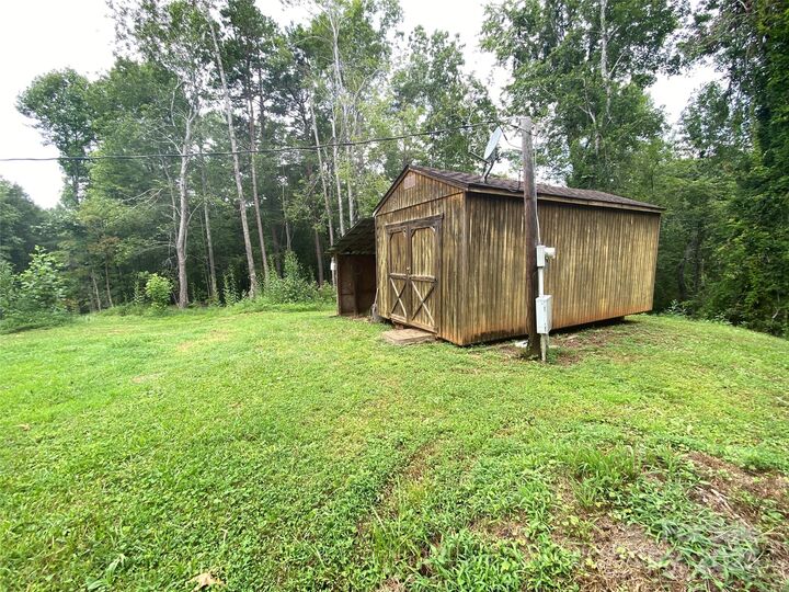 Property Photo: 1215 W Payne Road NC 28752