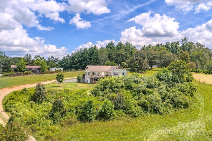 Property Photo:  44 Crystal View Way  NC 28748 