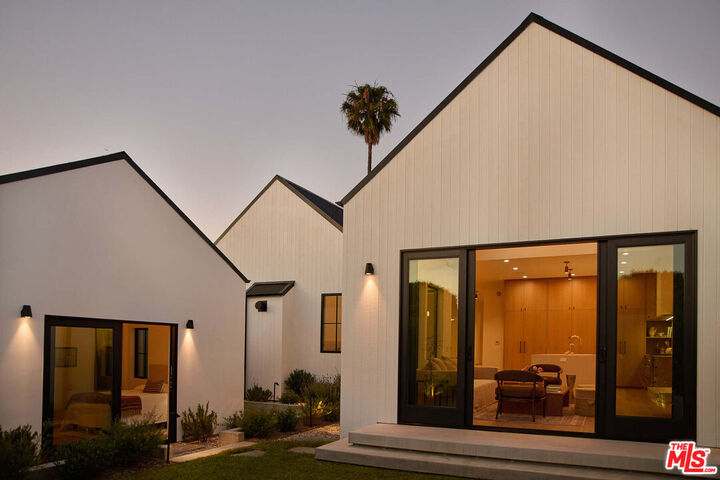 7841 Stewart Ave  Los Angeles CA 90045 photo