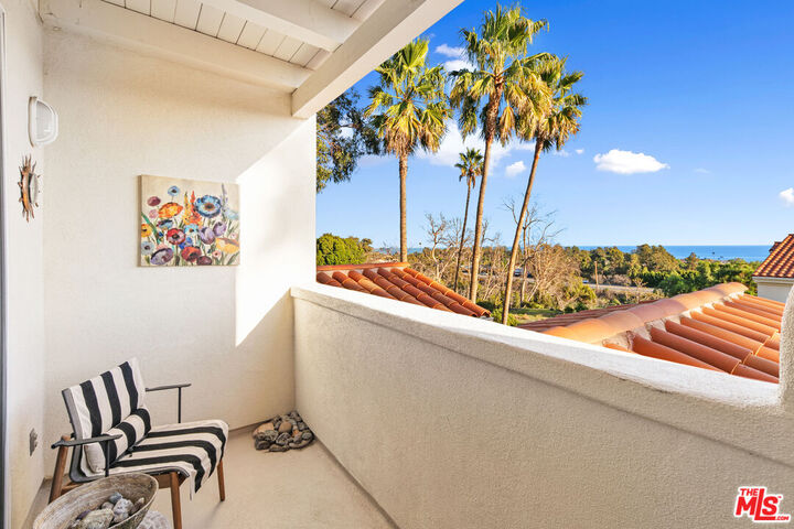 Property Photo:  6463 Zuma View Pl  CA 90265 
