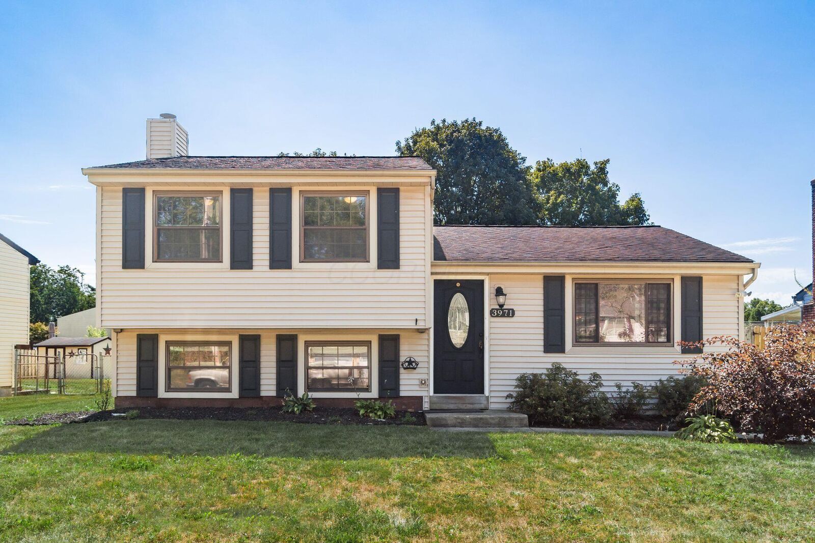 Property Photo: 3971 Yukon Avenue OH 43125
