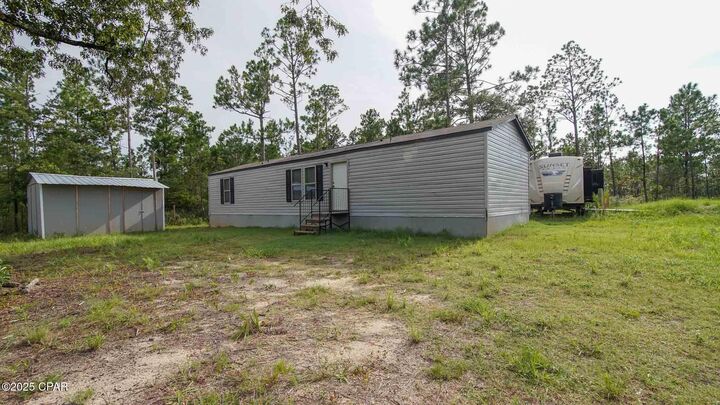 Property Photo: 20771 NW Marianna Lake Avenue FL 32438
