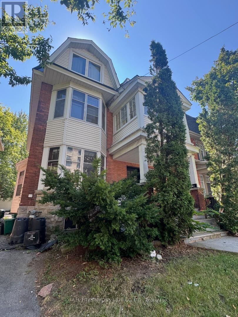 Property Photo:  88 Fifth Avenue  ON K1S 2M7 
