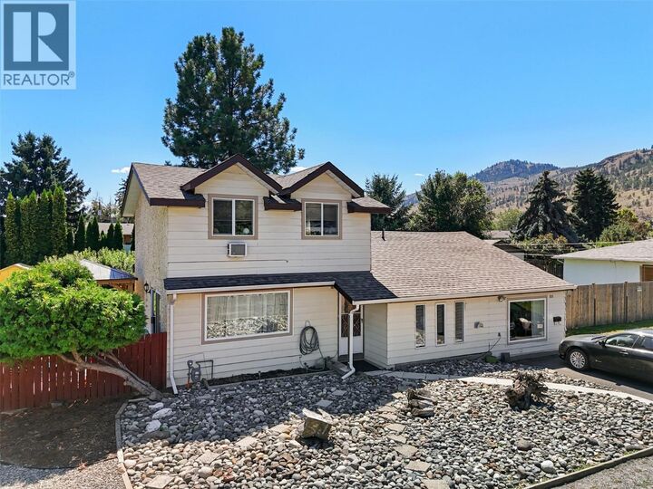 Property Photo: 835 Pine Springs Road BC V2B 6R3