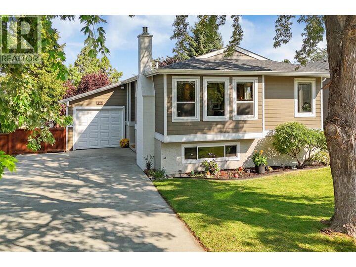 Property Photo:  498 Garibaldi Drive  BC V2E 2A9 