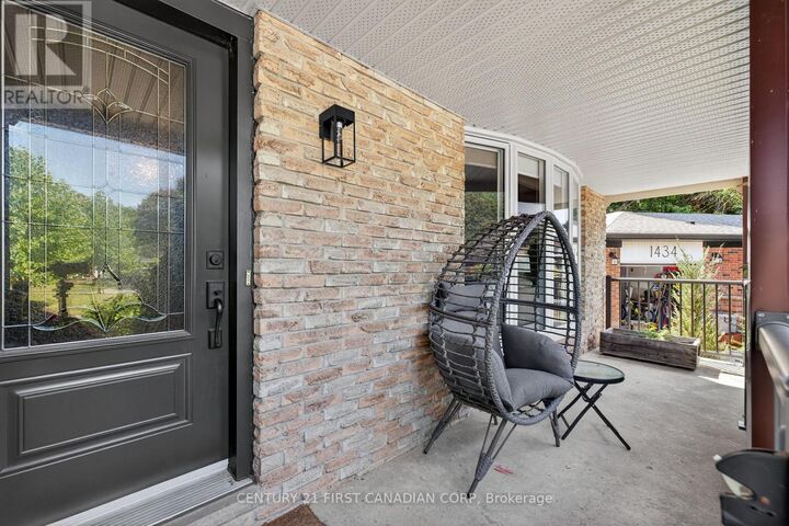 Property Photo: 1432 Norman Place ON N6K 2S7