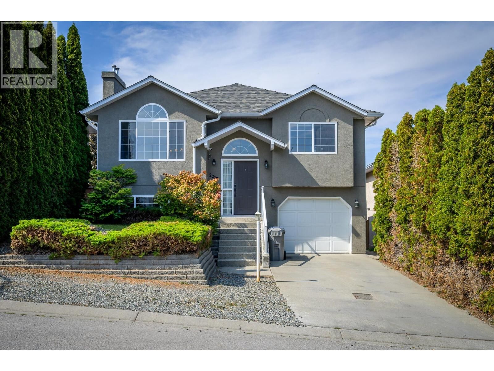 Property Photo: 2217 Turnberry Place BC V1S 1S7