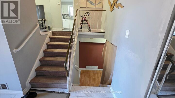 Property Photo: 2 Muriel Crescent ON N6E 2K5
