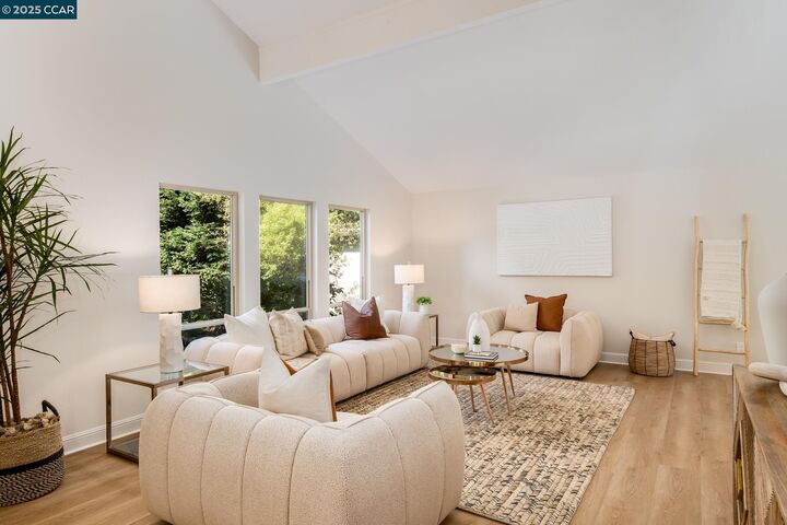 Property Photo: 530 Mikado Place CA 94526
