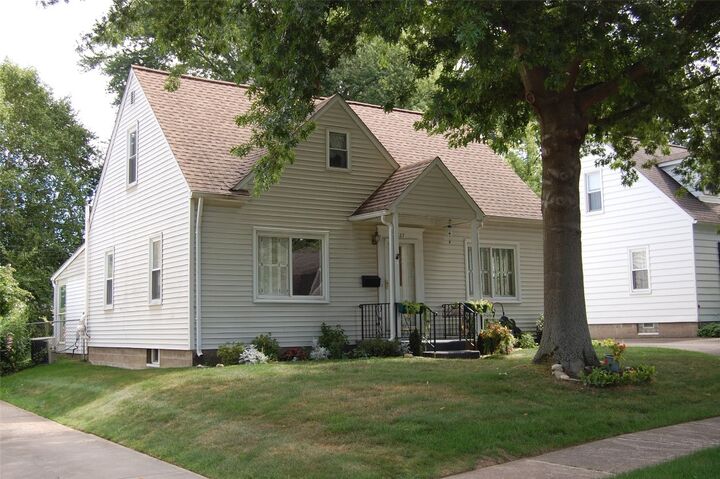Property Photo: 627 Ardmore Avenue PA 16505