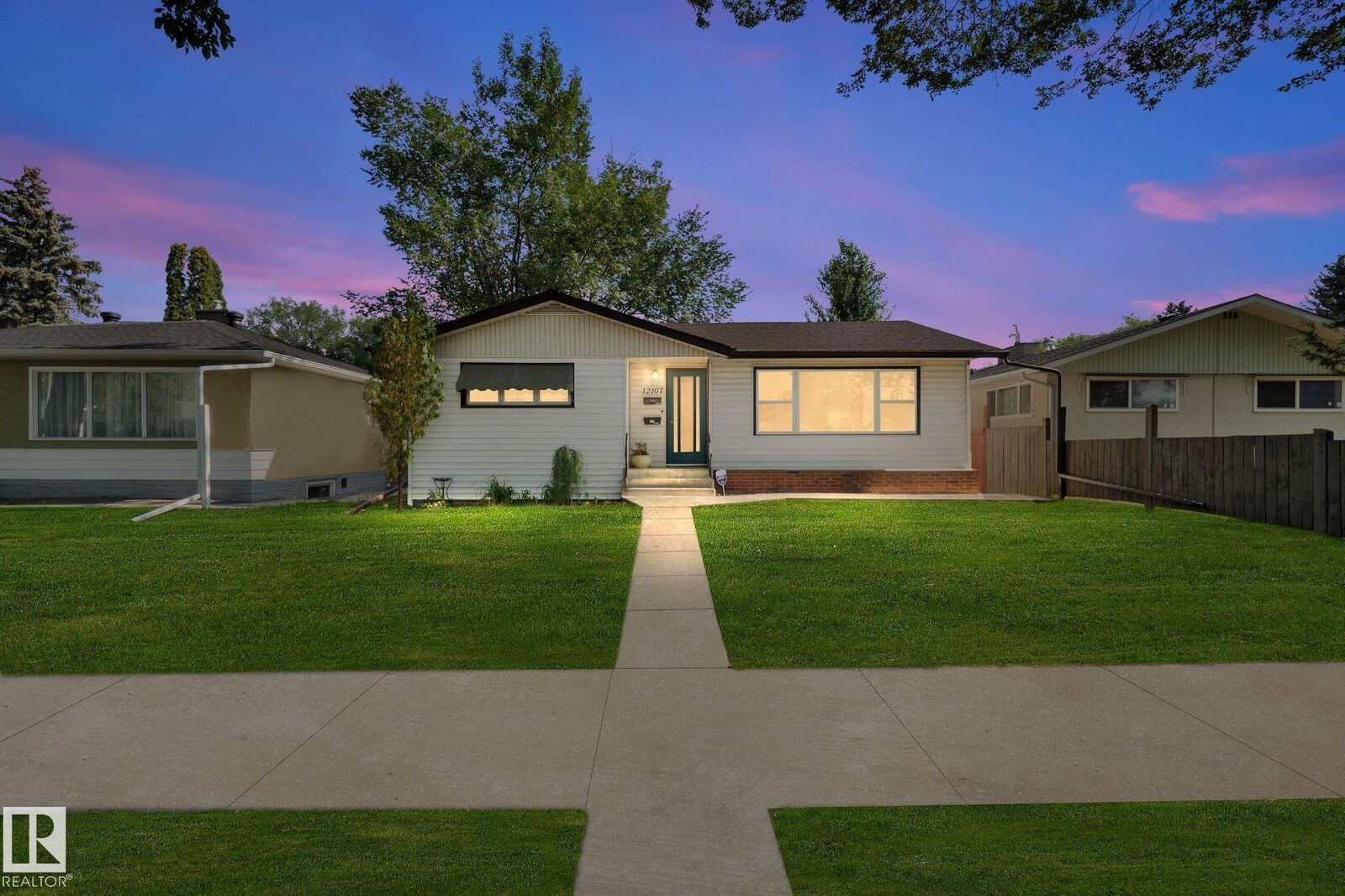 Property Photo:  12107 53 Street NW  AB T5W 3L8 