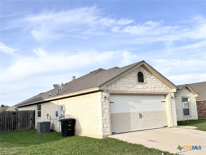 Property Photo:  3205 Alamocitos Creek Drive  TX 76549 