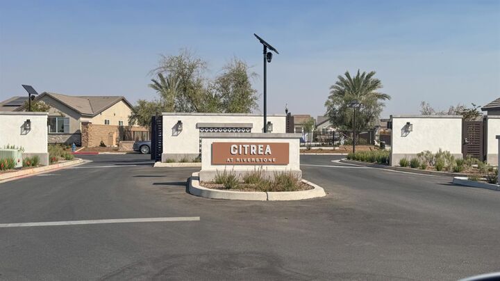 Property Photo:  1165 Significant Way W  CA 93636 