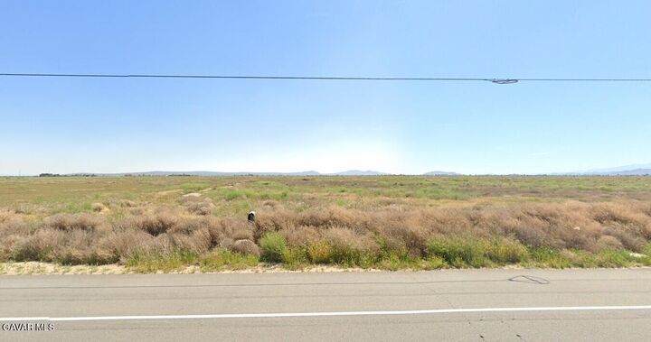 Property Photo: 45762 E 90th Street CA 93535