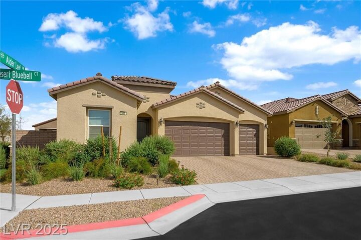 Property Photo: 602 Desert Bluebell Court NV 89011