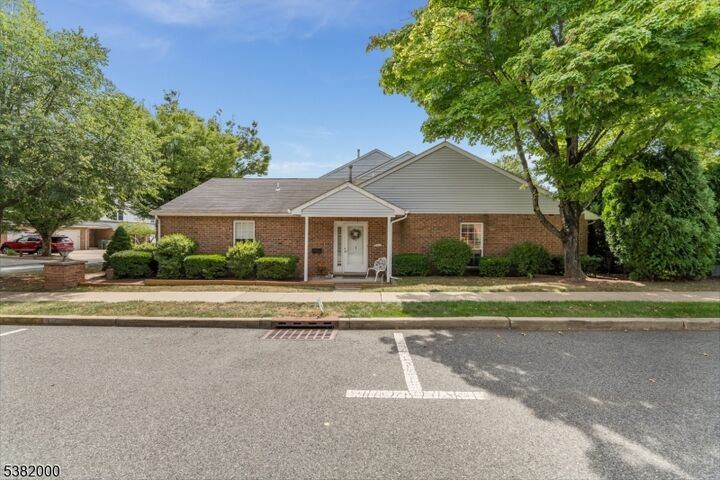 1 Gerald Ct  Lebanon Boro NJ 08833 photo