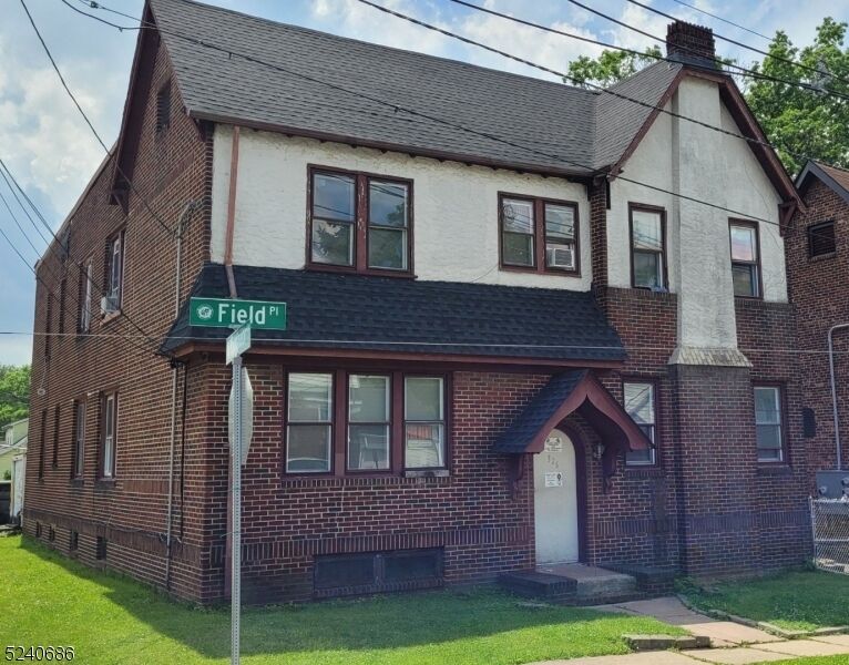Property Photo: 326 Field Pl 2L NJ 07205