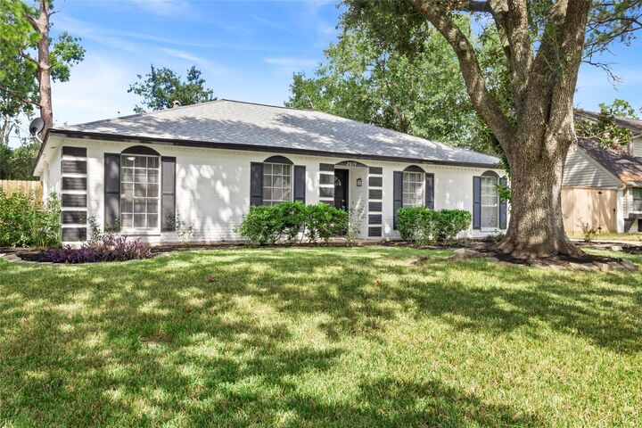 Property Photo: 2019 Shadow Bend Drive TX 77043