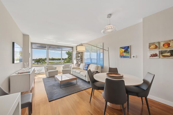 Property Photo: 25 Hudson St 204 NJ 07302