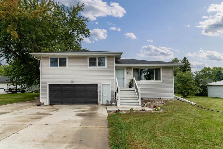 4223 Normandy Drive  Cedar Falls IA 50613 photo