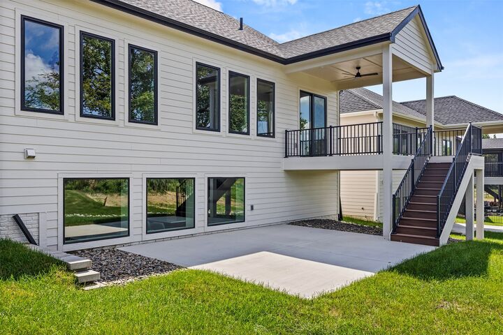 Property Photo:  2642 SE Steele Drive  IA 50263 