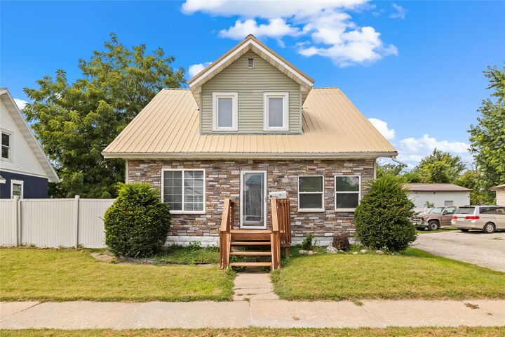 207 S 4th Street  Marshalltown IA 50158 photo