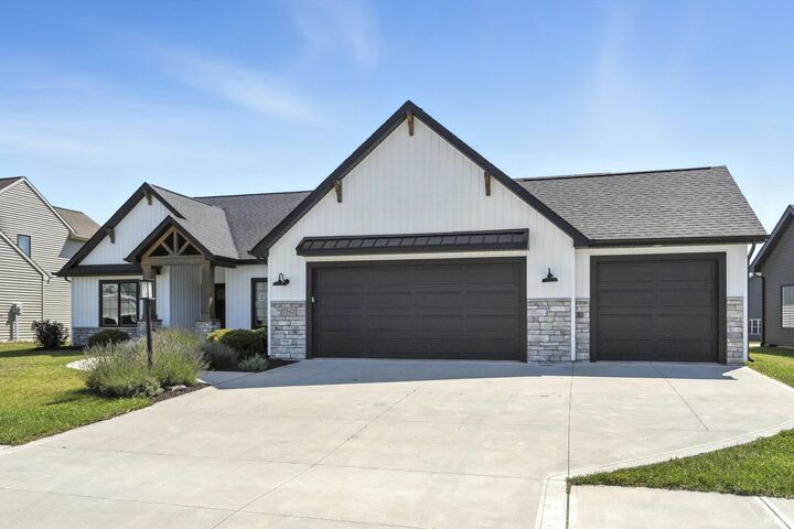 Property Photo:  17262 Gokey Boulevard  IN 46748 