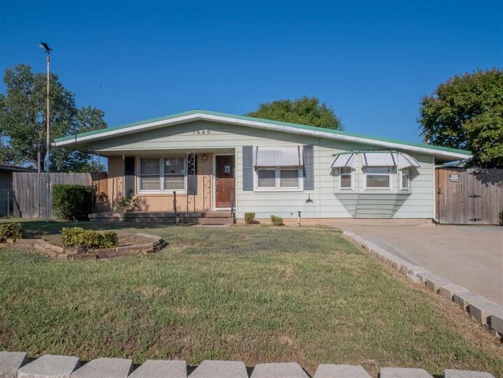 Property Photo: 1620 NW 38th Street OK 73505-3706