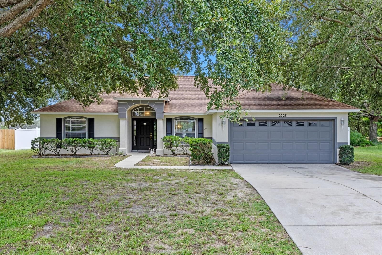 Property Photo: 2228 Lake Pointe Circle FL 34748